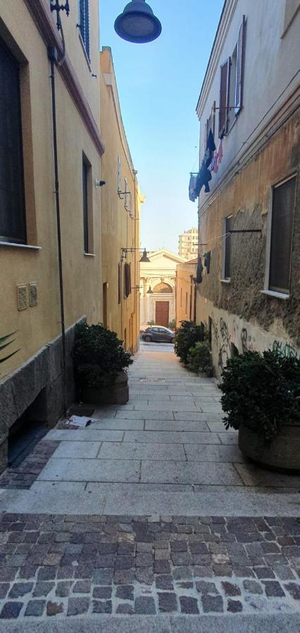 Apartment Vsg25 Nel Centro Di Cagliari Exterior photo